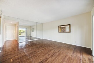 661 Bering Dr Unit 301, Houston, TX 77057