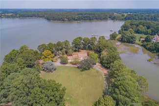7261 Hallidon Dr, Franktown, VA 23354