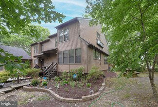 23349 Red Oak Ct, California, MD 20619