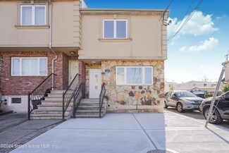 52 Abingdon Ct, Staten Island, NY 10308