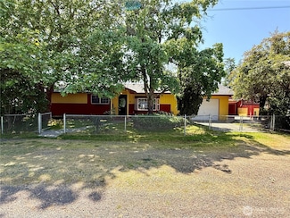 201 Montana Ave, Rainier, WA 98576