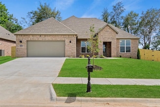 2919 N Grey Squirrel Dr, Fayetteville, AR 72704