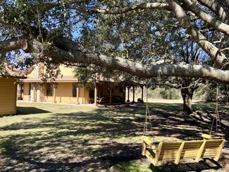 1851 Fm 522 Rd, West Columbia, TX 77486