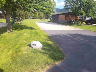 29 Bogie Ln, Blanchard, ID 83804