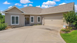 214 Unutsi Trail, Vonore, TN 37885