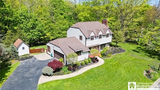 24 Castile Dr, Fredonia, NY 14063