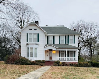 604 Jackson Ave N, Russellville, AL 35653