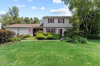668 Salvia Ln, Schenectady, NY 12303
