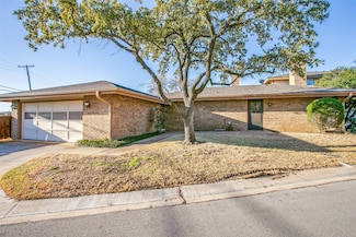 1 Morrow Dr, Bedford, TX 76021