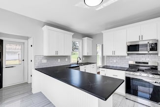 14 Canal St, Millbury, MA 01527