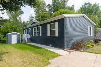 426 Troy Ct Unit 19, Eaton Rapids, MI 48827
