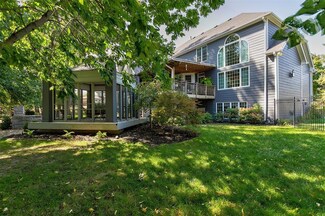 7350 Eagle Pointe Dr, Johnston, IA 50131