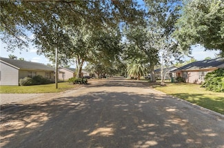401, 403-421 W 121 St, Cut Off, LA 70345