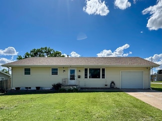 400 Dorrance St, Ellis, KS 67637