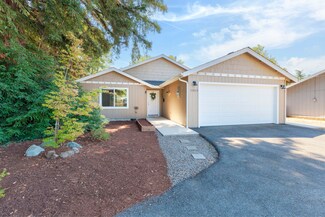 1015 SW G St, Grants Pass, OR 97526