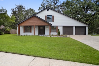2724 Walton Dr, Ocean Springs, MS 39564