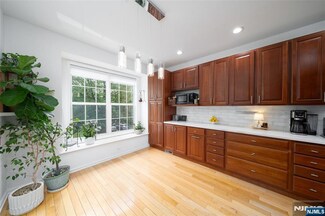 593 Hartford Dr, Nutley, NJ 07110