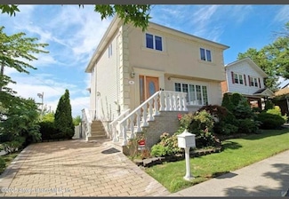 6 Normalee Rd, Staten Island, NY 10305