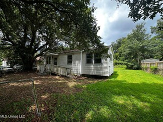 435 Oak Grove Ave, Gulfport, MS 39507