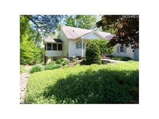 1056 Lode Star Dr, Roaming Shores, OH 44085