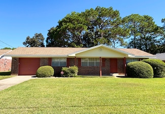 3 Lakeview Dr, Mary Esther, FL 32569