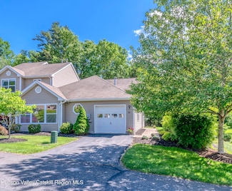 71 Twin Ponds Dr, Kingston, NY 12401