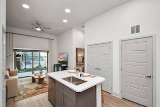 1617 Enid St Unit 308, Houston, TX 77009