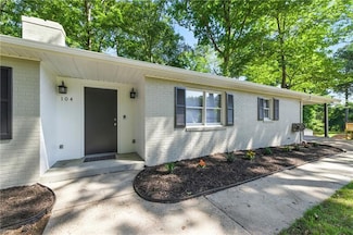 104 W Rexford Dr, Newport News, VA 23608