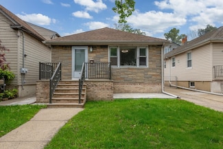 64 W 57th St, Bayonne, NJ 07002