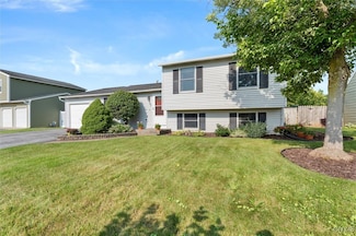 7781 New Hope E, Liverpool, NY 13090