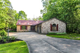 457 E Pioneer Trail, Aurora, OH 44202
