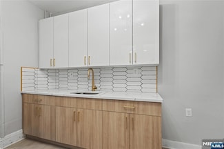 263 Cliff St Unit 2, Cliffside Park, NJ 07010