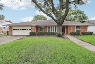 2201 Briarwood Blvd, Arlington, TX 76013