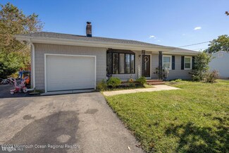 225 Bulkhead Ave, Manahawkin, NJ 08050