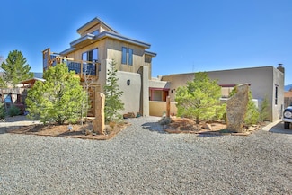 320 N Trapper Rd, Taos, NM 87571
