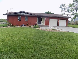 104 Willow Run Dr, Monroeville, IN 46773