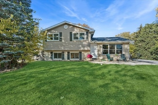 26W250 Case St, Naperville, IL 60563