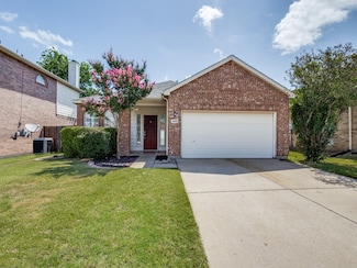 1408 Pine Ridge Rd, Roanoke, TX 76262