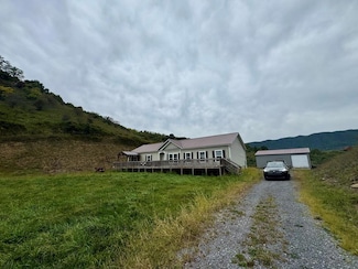 261 Buckhorn St, North Tazewell, VA 24630
