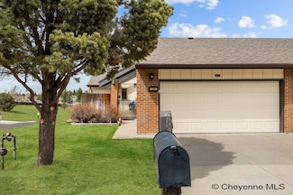 218 Lakeshore Dr, Cheyenne, WY 82009