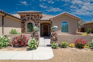 814 N High Ground Dr, Dammeron Valley, UT 84783