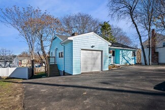 233 Lowell St Unit 2, Peabody, MA 01960