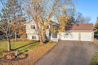 6110 262nd St, Wyoming, MN 55092