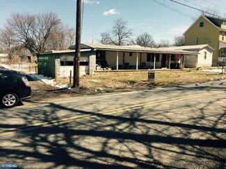 35 N Park Ave, Mertztown, PA 19539
