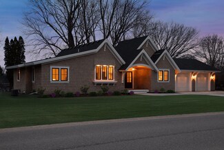5815 Howards Point Rd, Excelsior, MN 55331