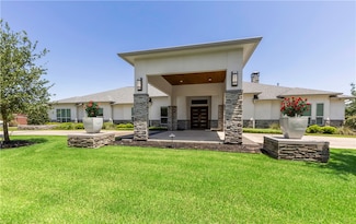 4718 Miramont Cir, Bryan, TX 77802