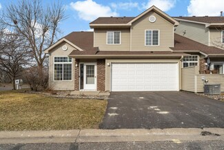2331 Oakridge Cir, Hudson, WI 54016