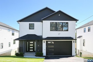 17 Mountain Ave, Mahwah, NJ 07430