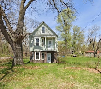 304 Arthur Ave, Hobart, IN 46342