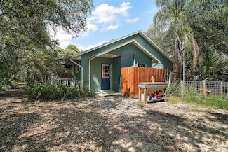 42108 Pine Valley Dr, Paisley, FL 32767
